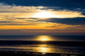 asverstrooiing zee - as-verstrooien-op-het-water_harlingen-bij-nacht