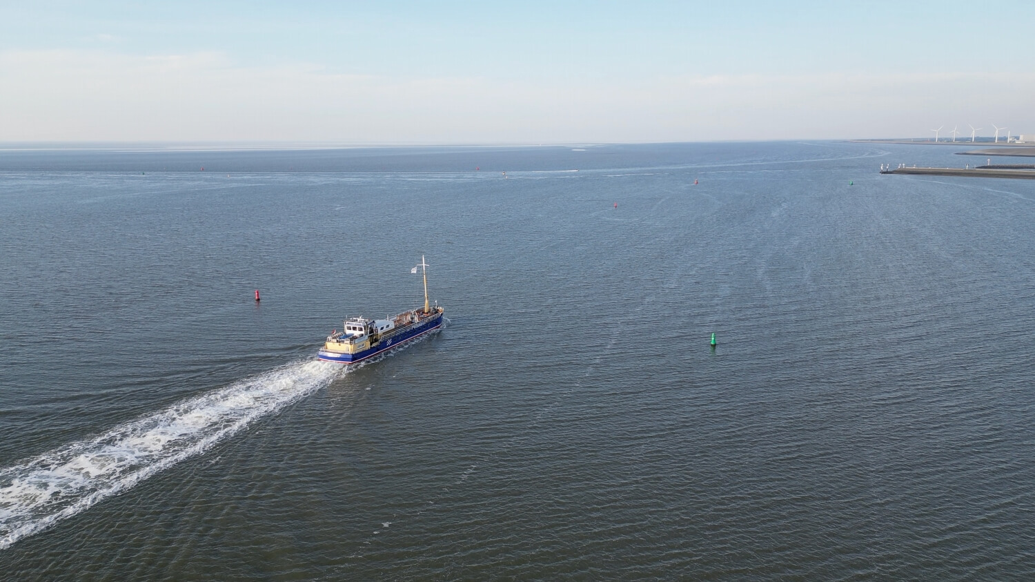 Rondvaart Waddenzee - regina_andrea_voor_de_haven_harlingen